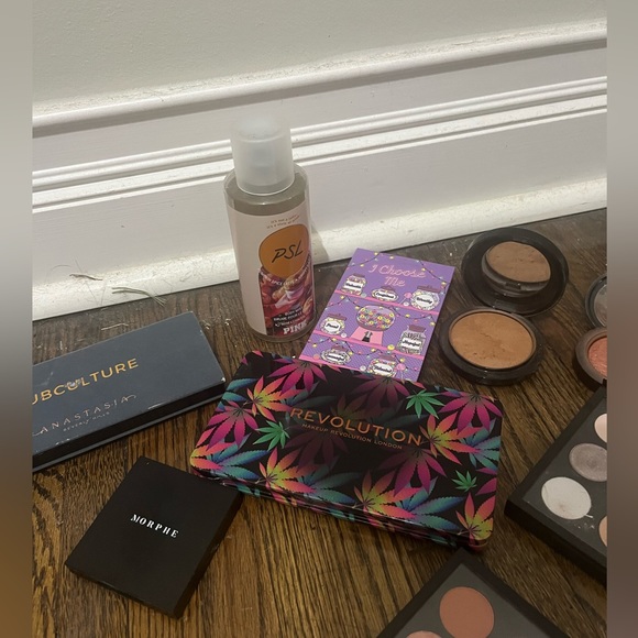 Makeup Bundle! - Picture 14 of 16
